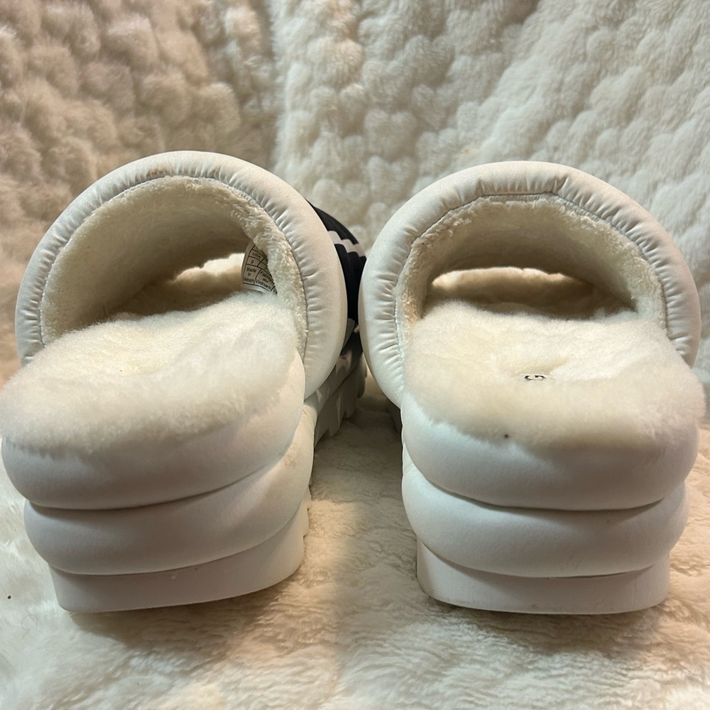UGG Maxi slide LOGO chunky platform sandal  slip on women’s size 9 - Picture 6 of 10
